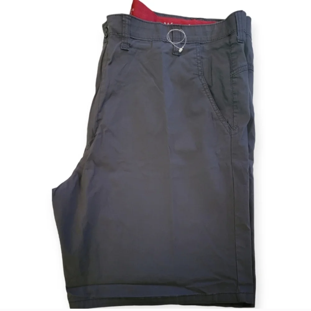 Outdoor Performance Shorts Size 44